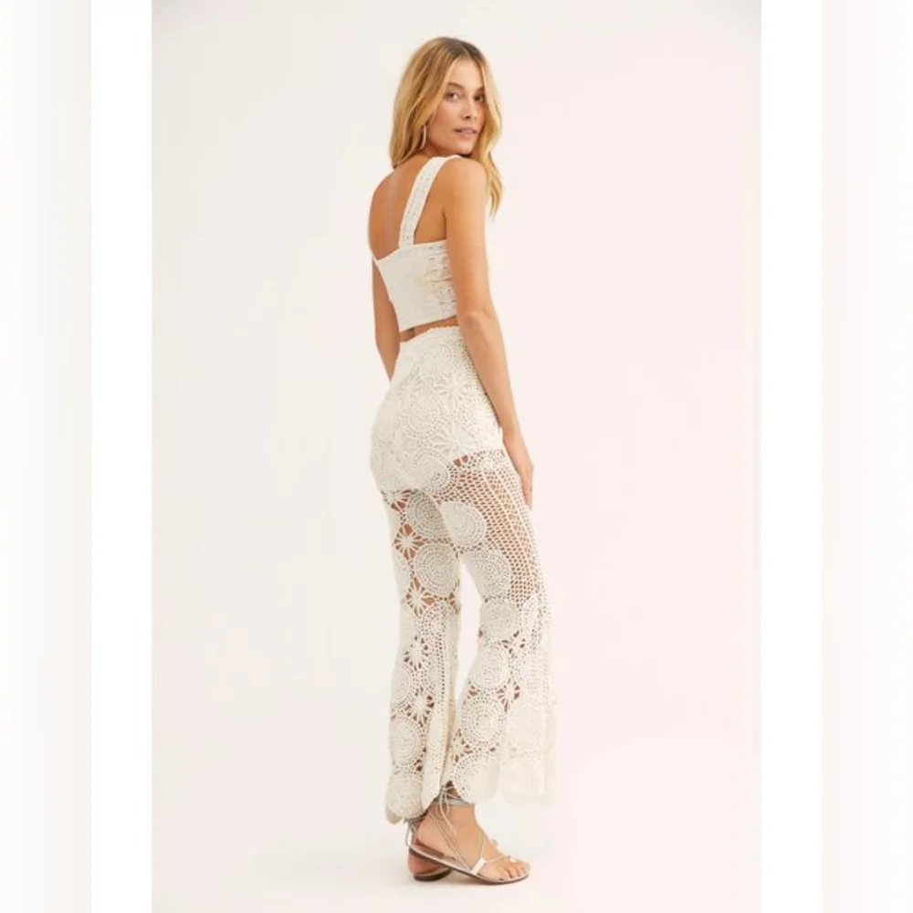 Free People Crochet white pants size M in EUC - Picture 3 of 13